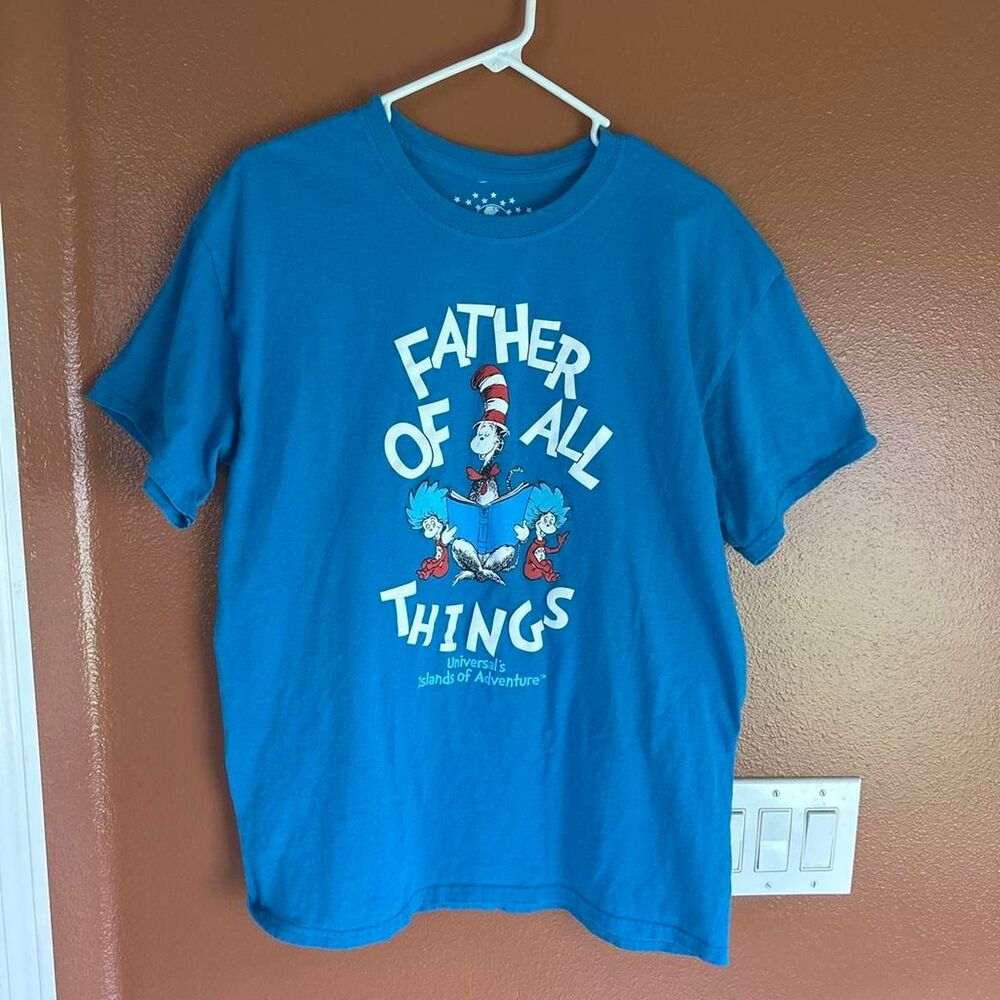 Mens large Universal Studios Dr. Seuss Father of All Things blue t-shirt